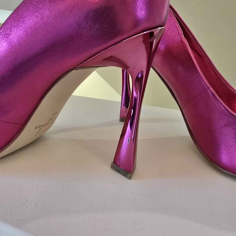 Marc Fisher Metallic Heels - Picture 4 of 9